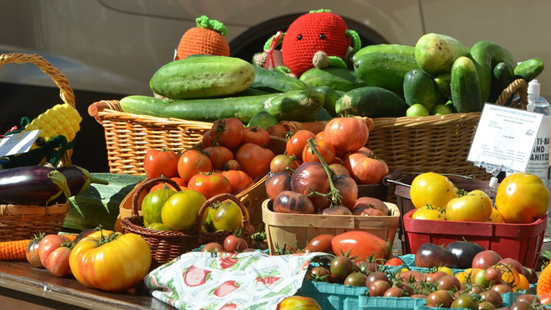 Produce on farmer's market table
